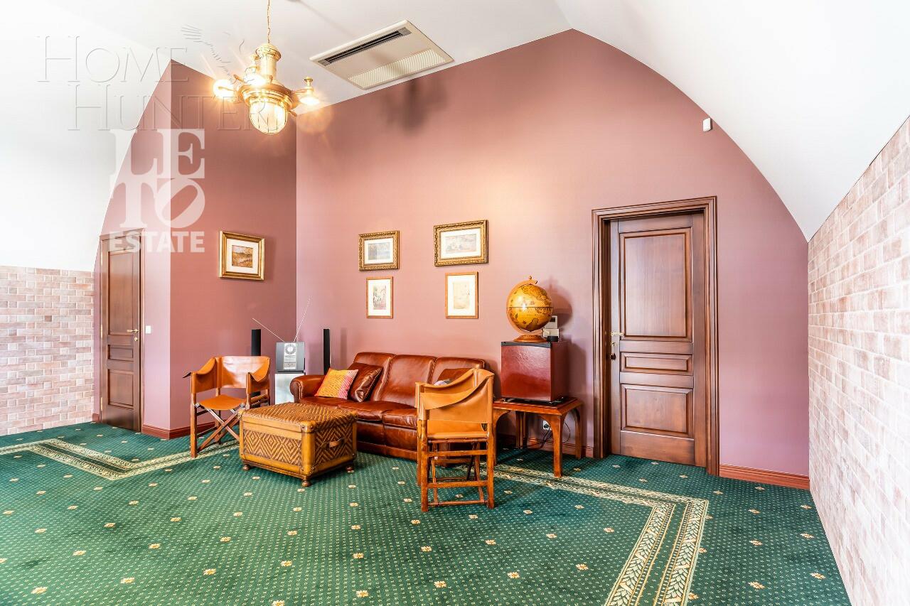 3-этажный коттедж 750 м² с отделкой