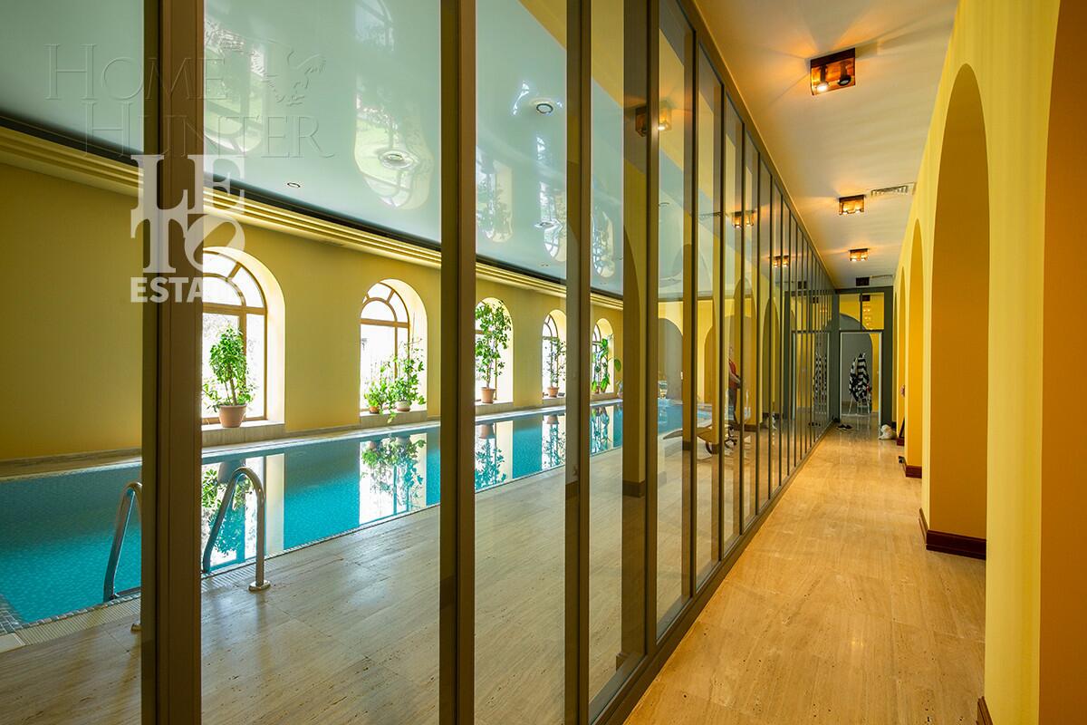 2-этажный коттедж 1 100 м² с отделкой