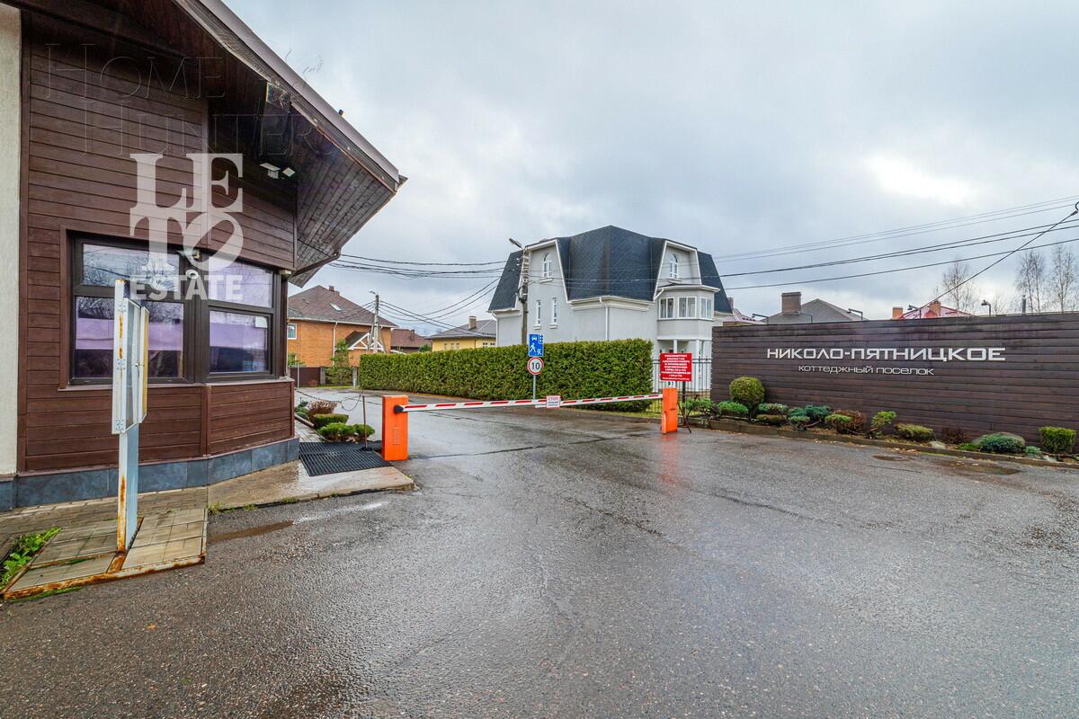 3-этажный коттедж 350 м² с отделкой