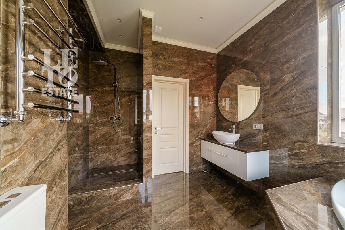 2-этажный коттедж 307 м² с отделкой