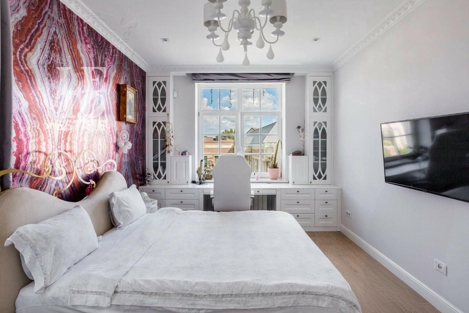 3-этажный коттедж 550 м² с отделкой