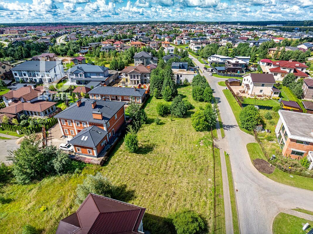 Участок 10.4 сот. в охраняемом поселке