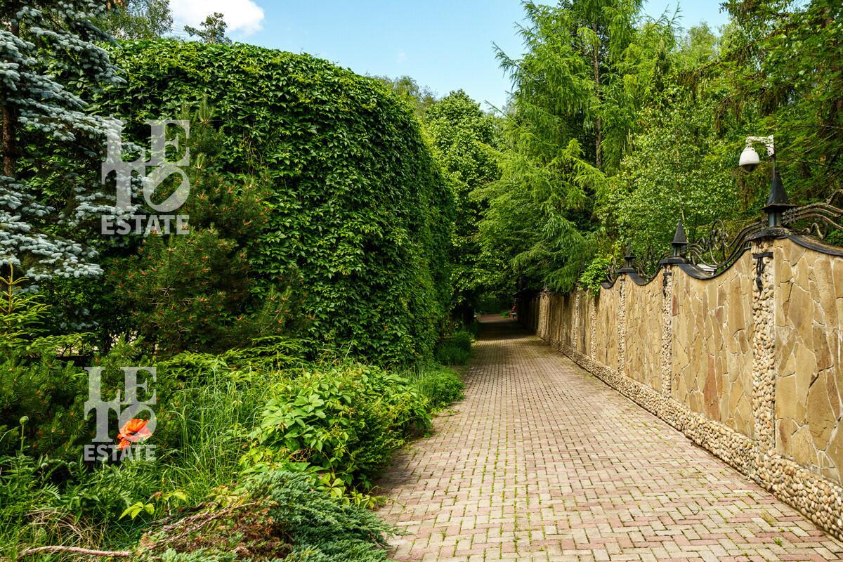 3-этажный коттедж 850 м² с отделкой