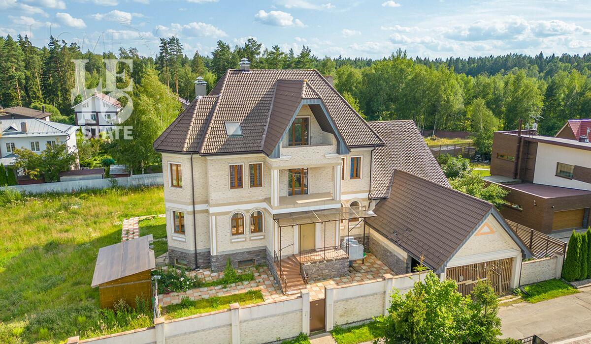 2-этажный коттедж 1 028 м² с отделкой