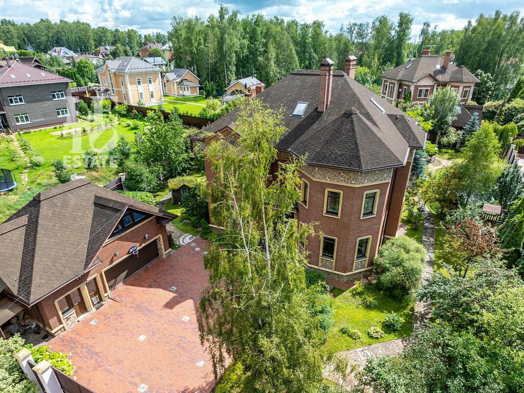 3-этажный коттедж 1 322 м² с отделкой