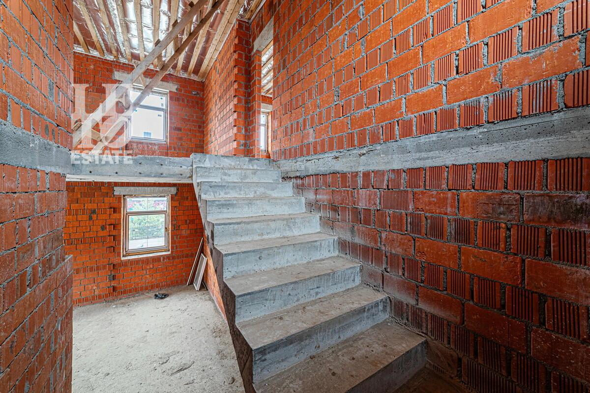 2-этажный коттедж 320 м² без отделки