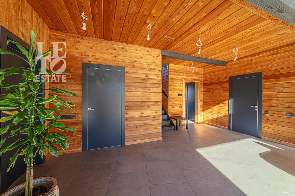 2-этажный коттедж 220 м² с отделкой