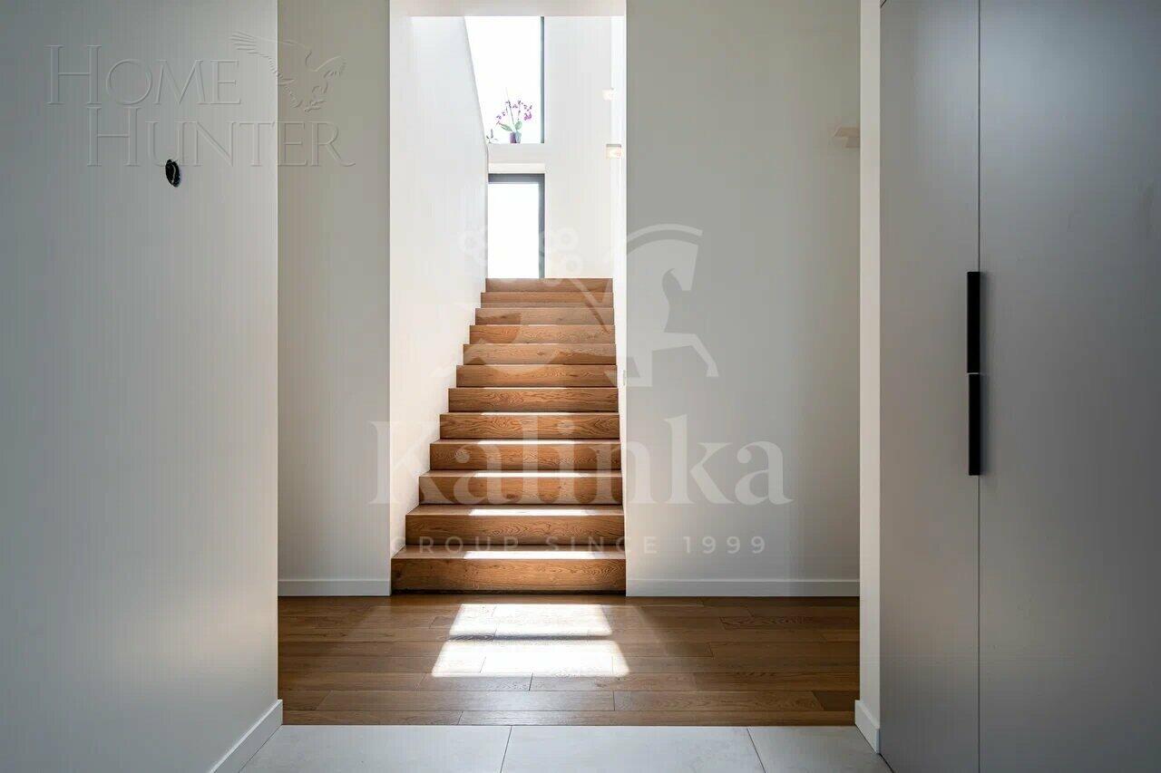 2-этажный коттедж 350 м² с отделкой