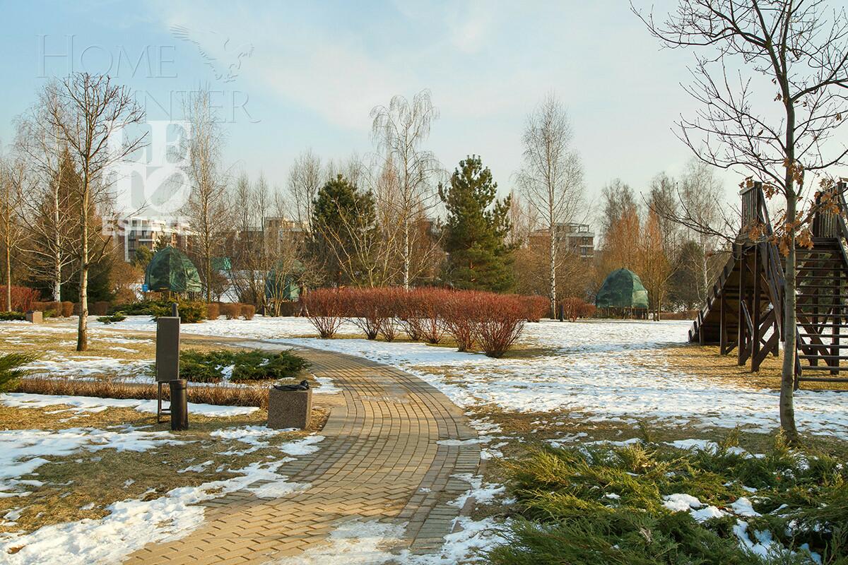 3-этажный таунхаус 264.6 м² с отделкой