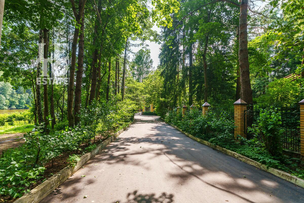 3-этажный коттедж 980 м² с отделкой