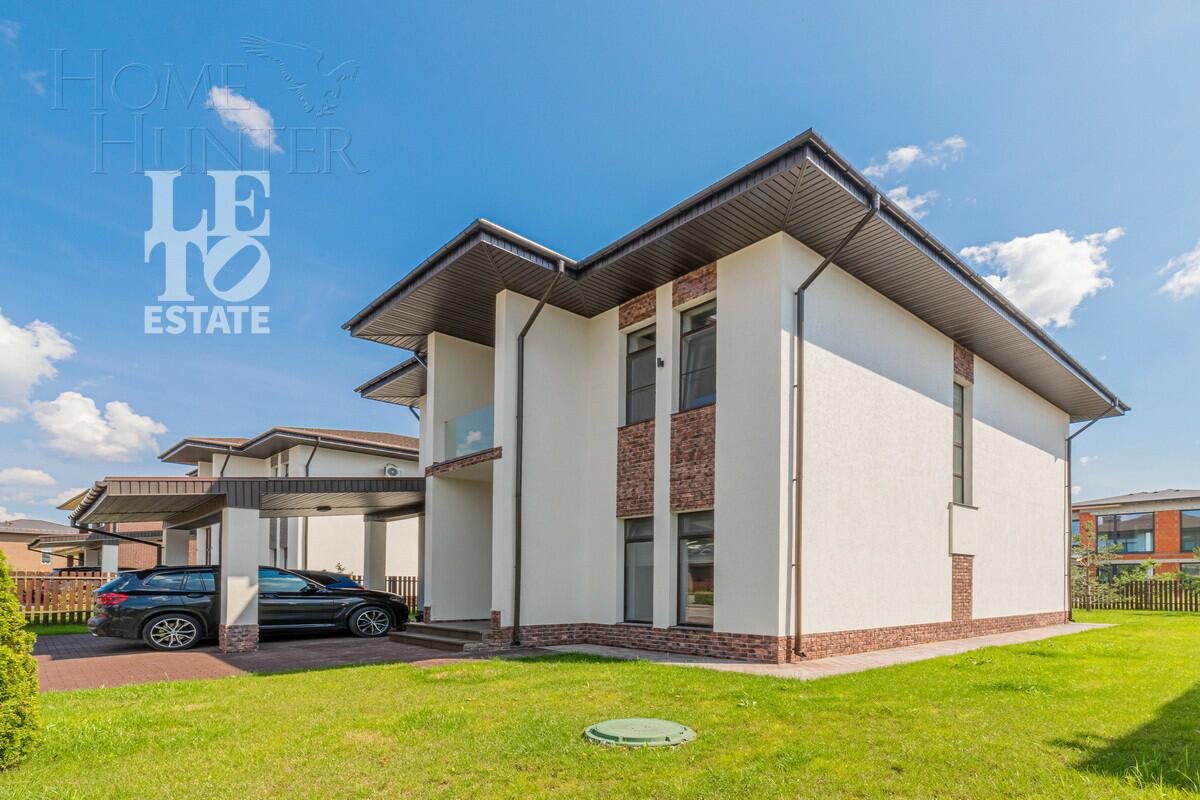 2-этажный коттедж 240 м² с отделкой