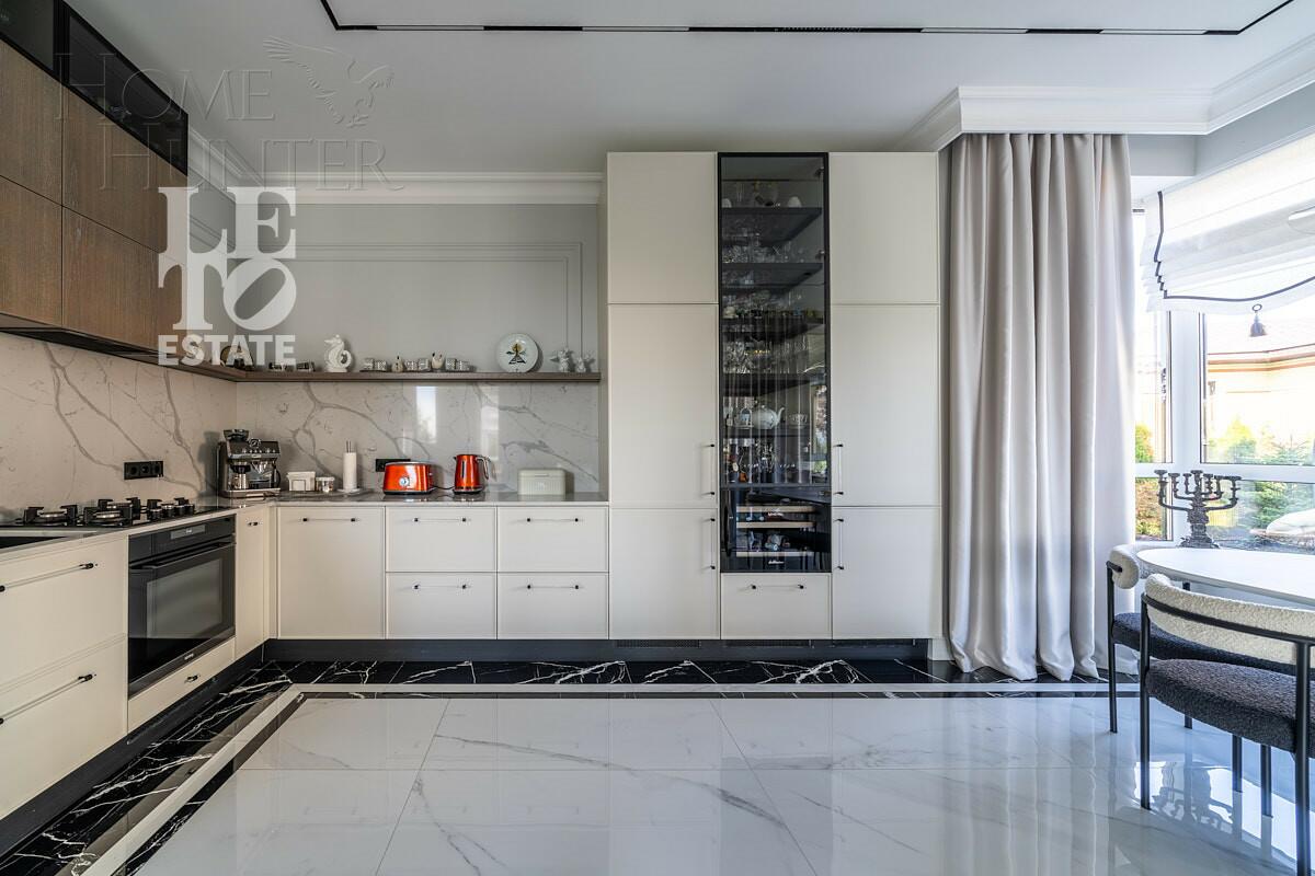 2-этажный коттедж 278 м² с отделкой