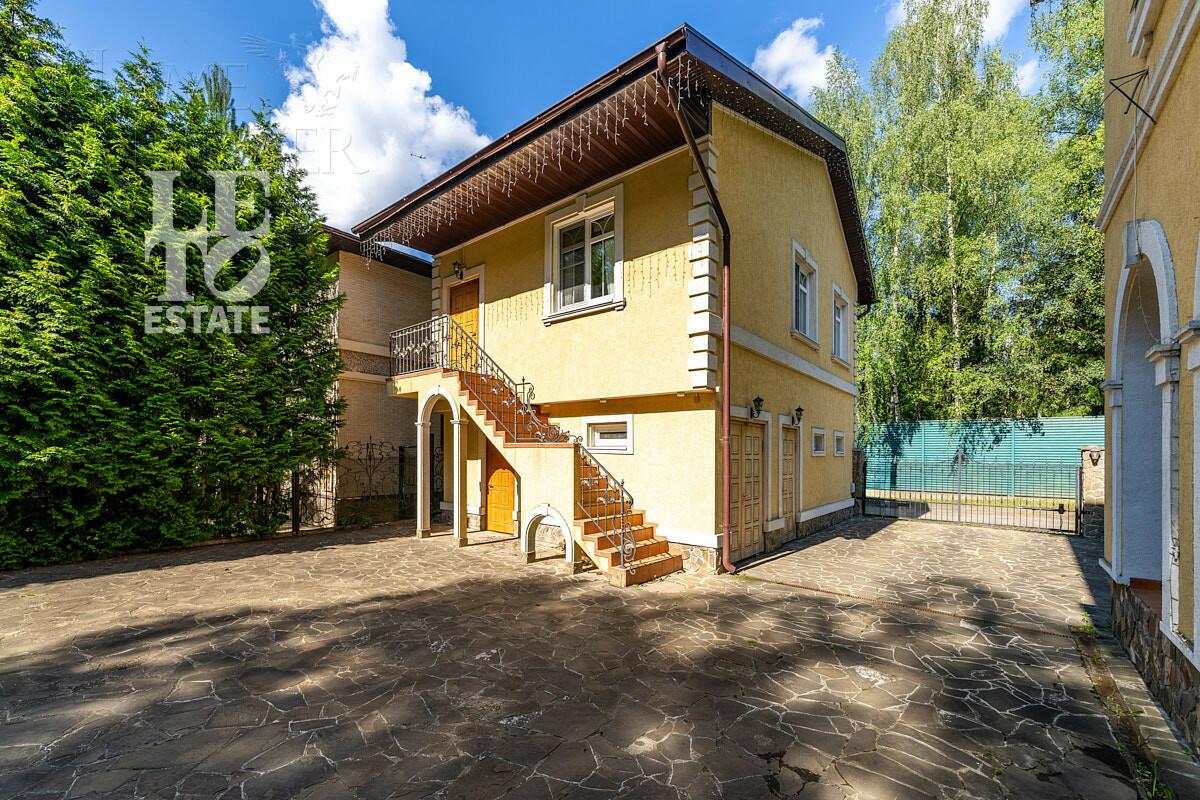 2-этажный коттедж 700 м² с отделкой