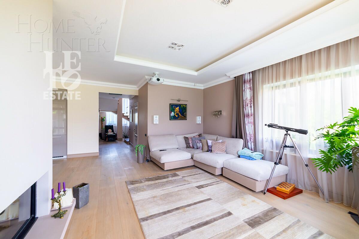 2-этажный коттедж 284.9 м² с отделкой