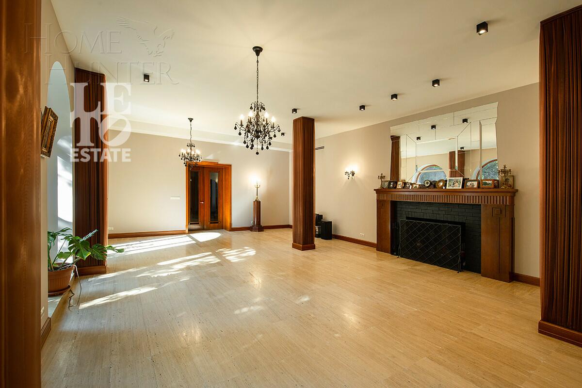 2-этажный коттедж 1 100 м² с отделкой