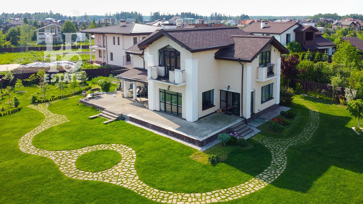 2-этажный коттедж 284.9 м² с отделкой