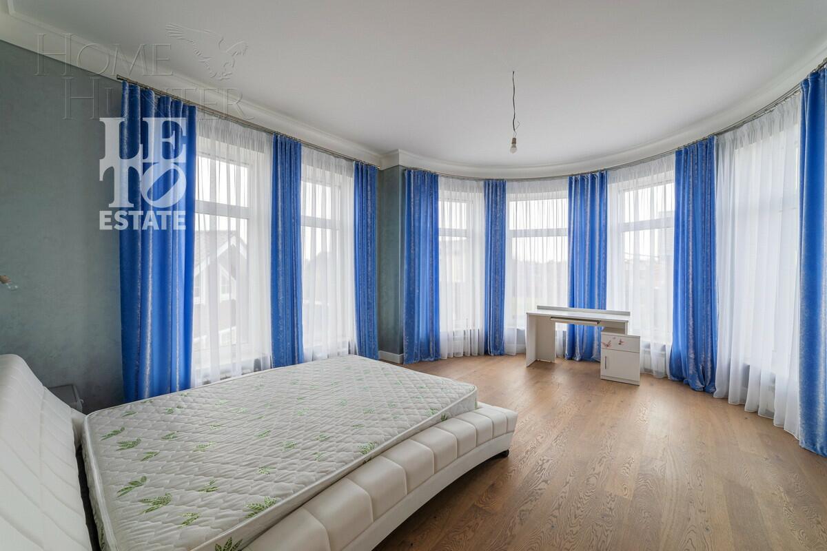 3-этажный коттедж 350 м² с отделкой