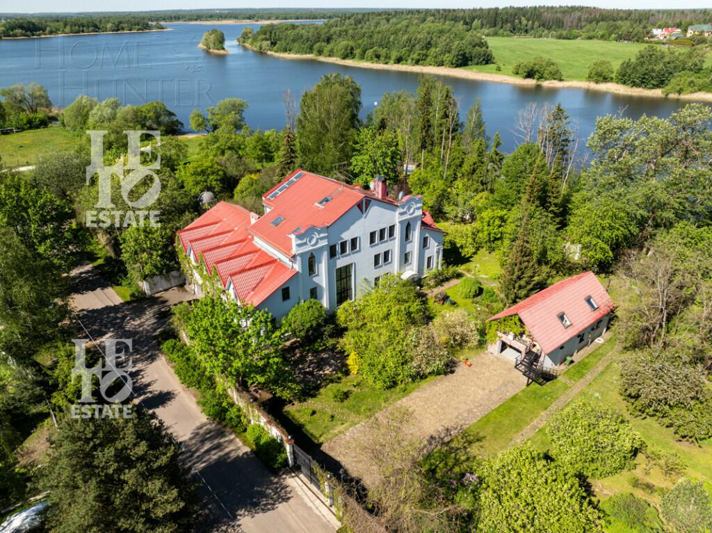 3-этажный коттедж 840 м² с отделкой