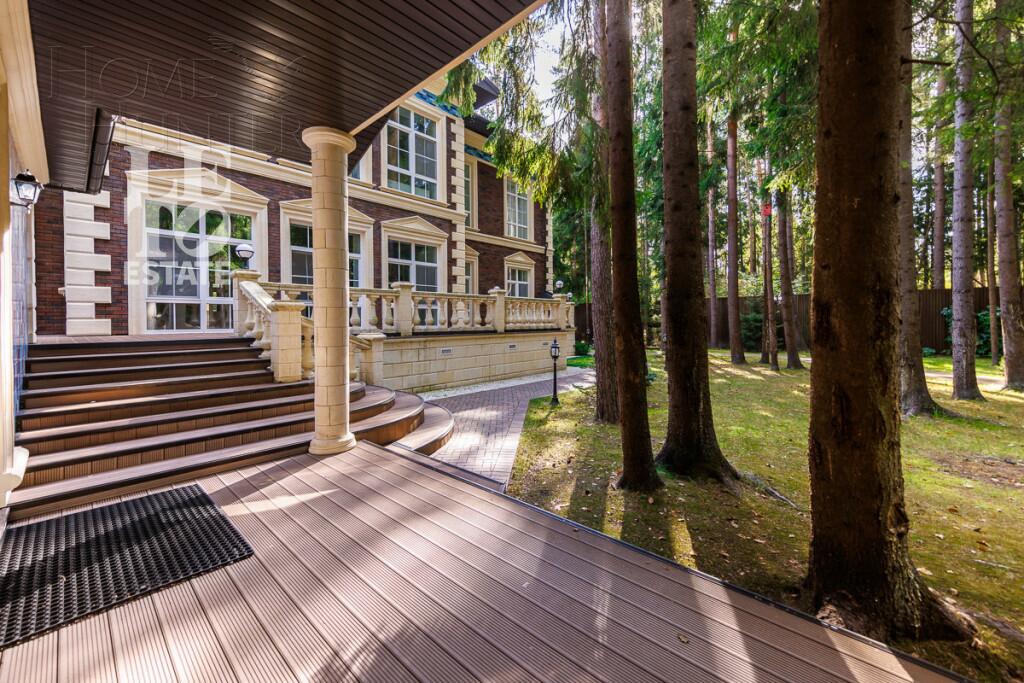 2-этажный коттедж 1 556 м² с отделкой