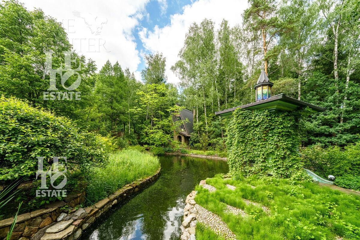 3-этажный коттедж 850 м² с отделкой