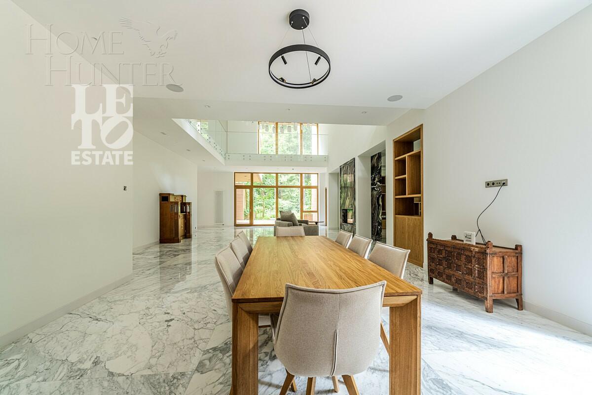 2-этажный коттедж 1 330 м² с отделкой