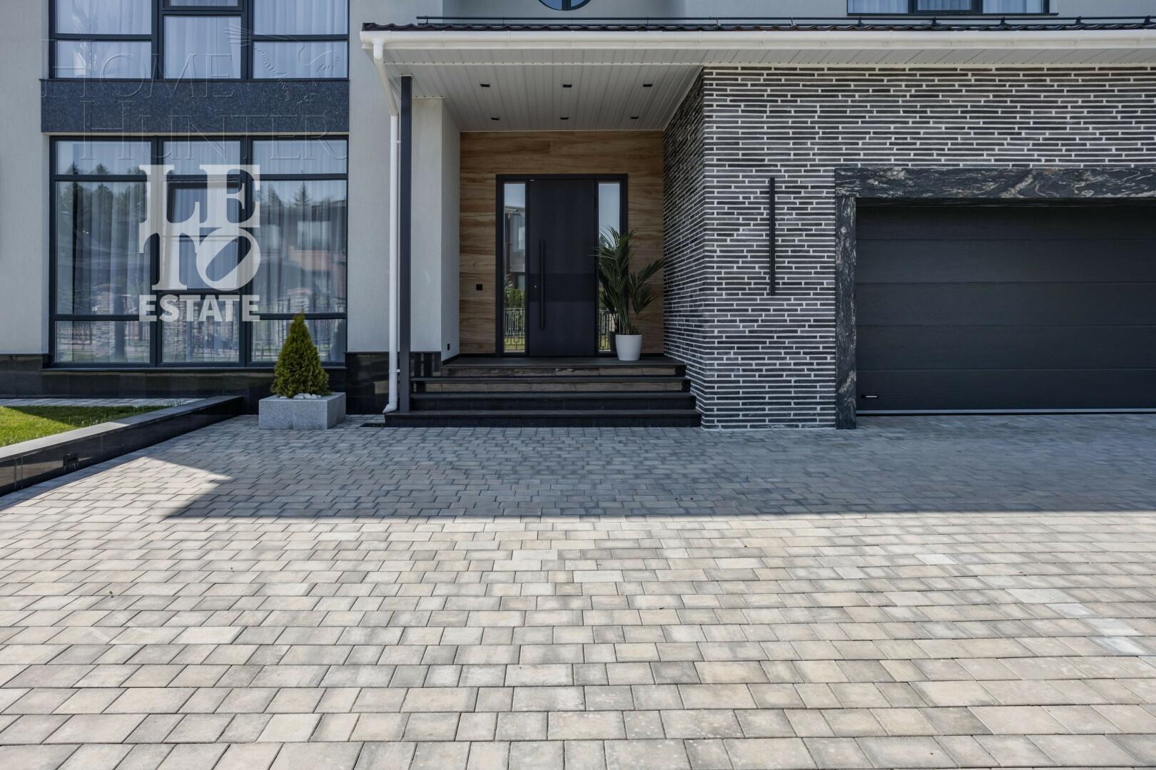 3-этажный коттедж 600 м² с отделкой