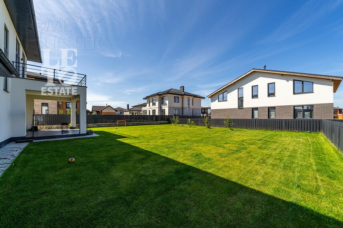 2-этажный коттедж 260 м² с отделкой