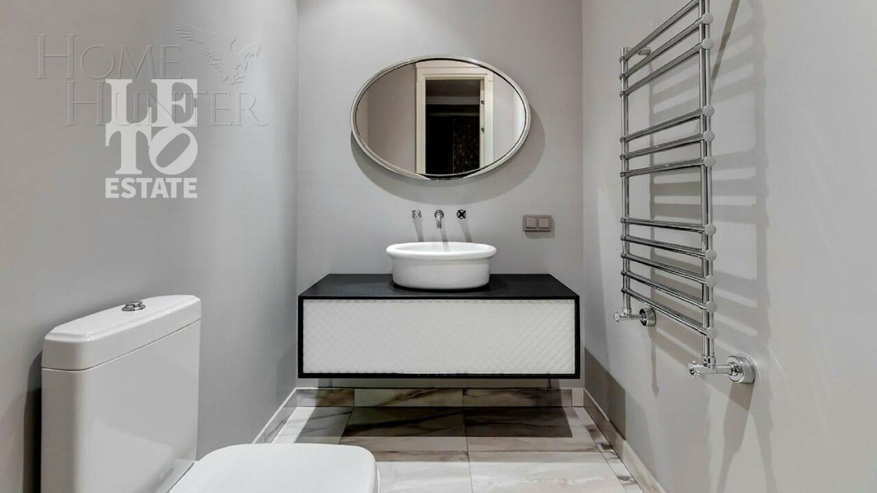 3-этажный коттедж 1 185 м² с отделкой