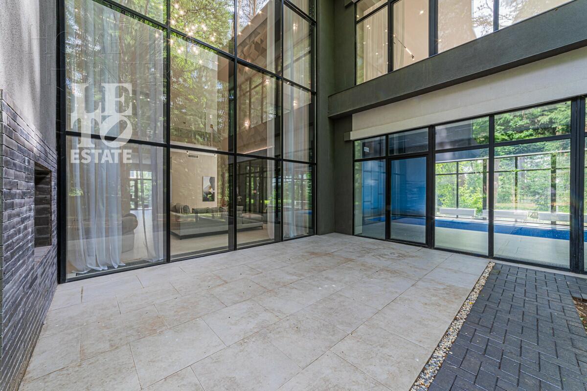 2-этажный коттедж 720 м² с отделкой