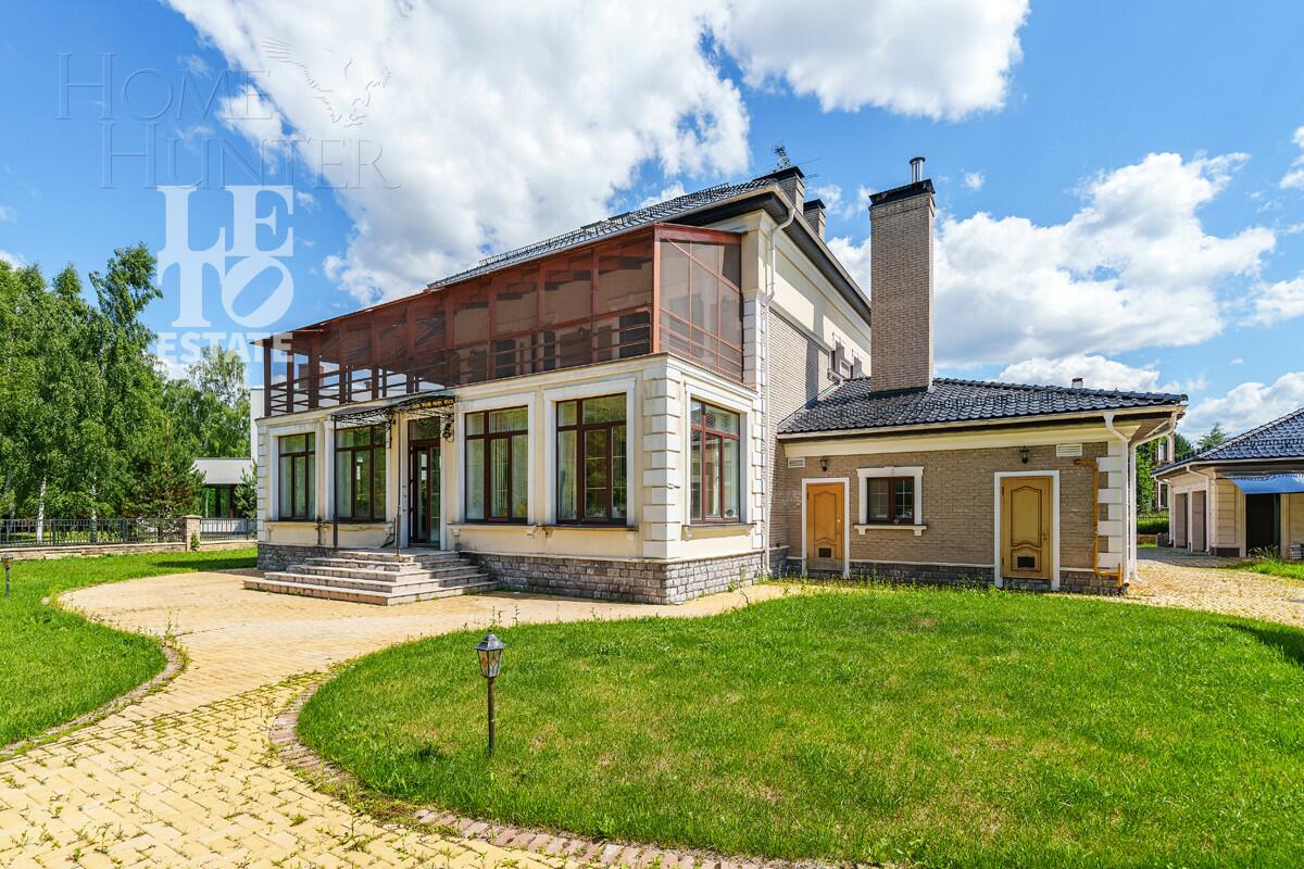 2-этажный коттедж 1 000 м² с отделкой