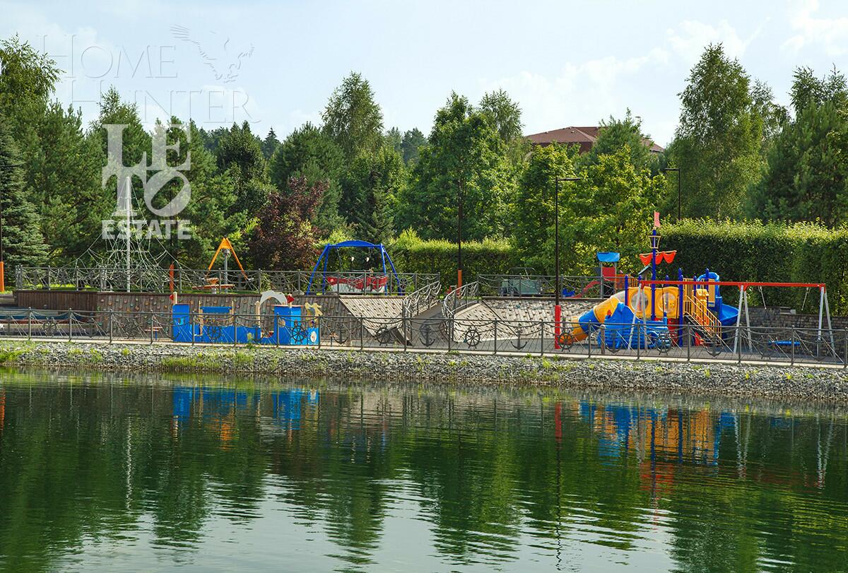 3-этажный коттедж 680 м² без отделки