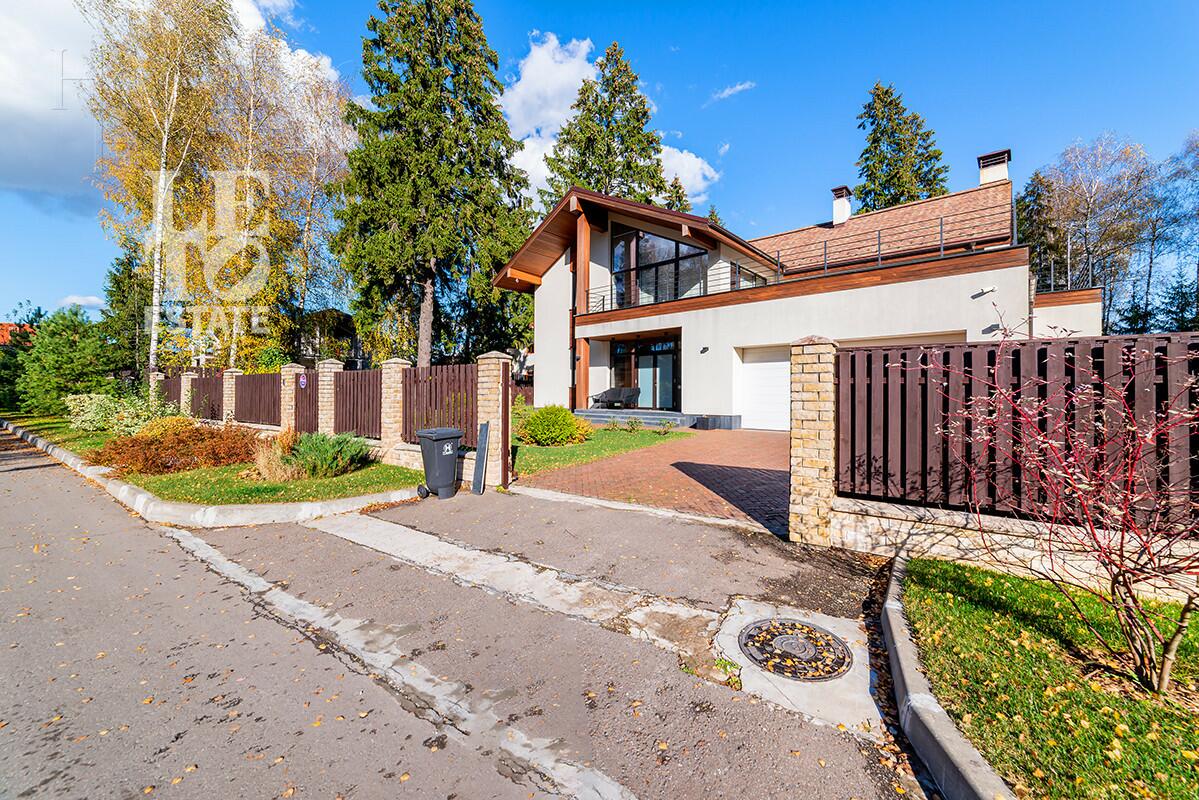 2-этажный коттедж 313 м² с отделкой