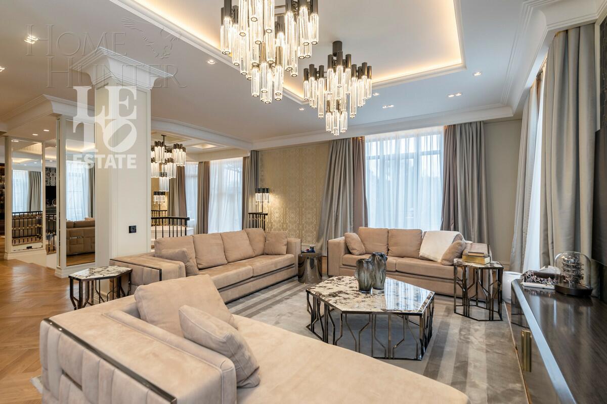 3-этажный коттедж 1 100 м² с отделкой