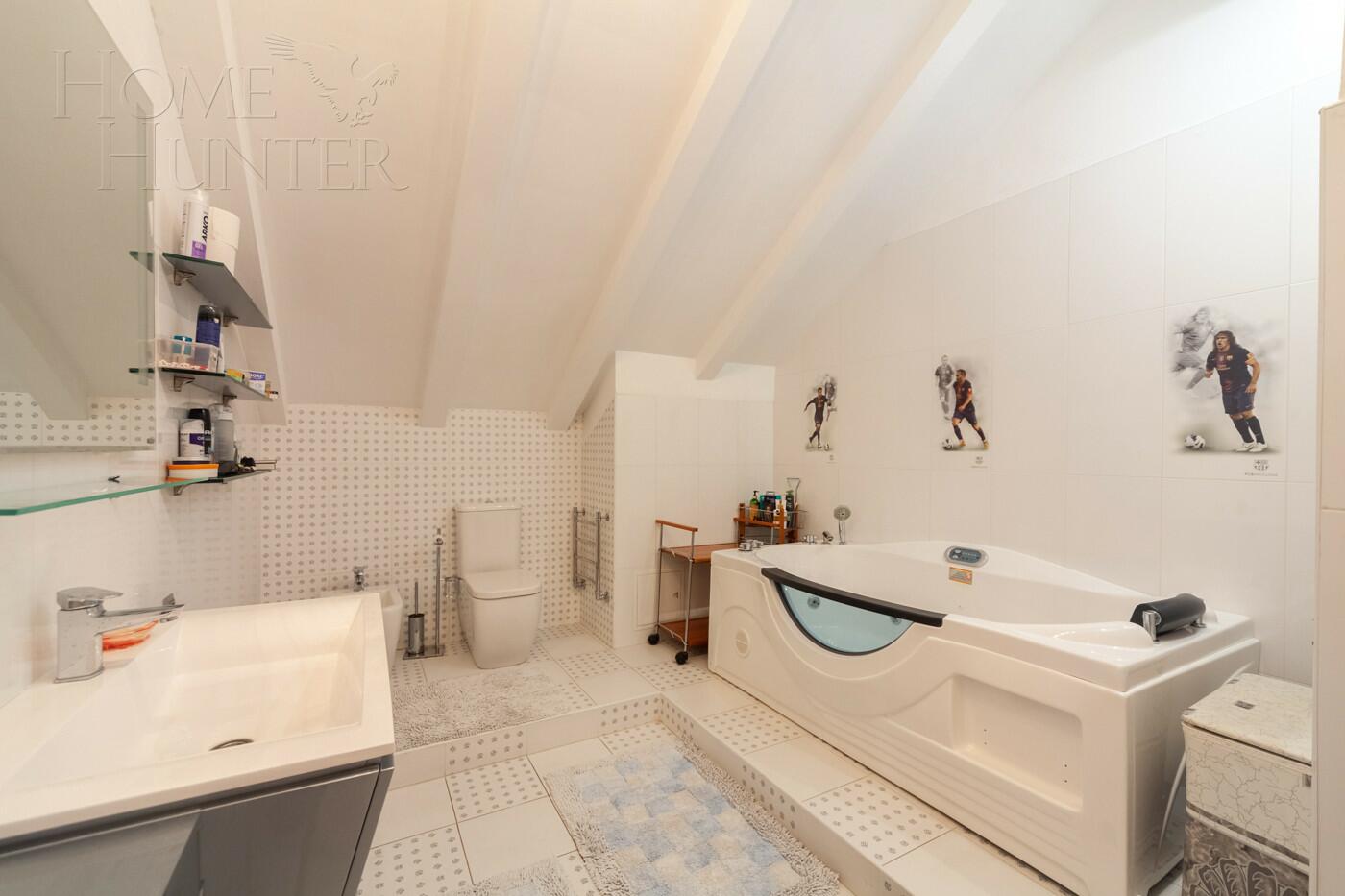 2-этажный коттедж 939 м² с отделкой