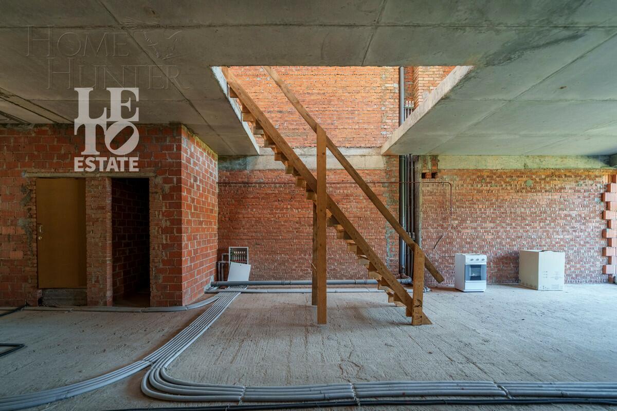 2-этажный таунхаус 270 м² без отделки