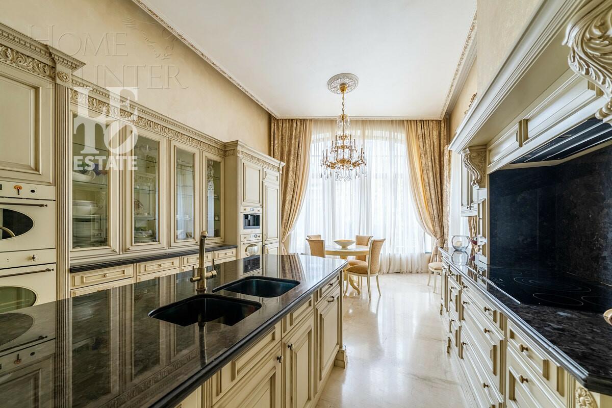 2-этажный коттедж 1 000 м² с отделкой