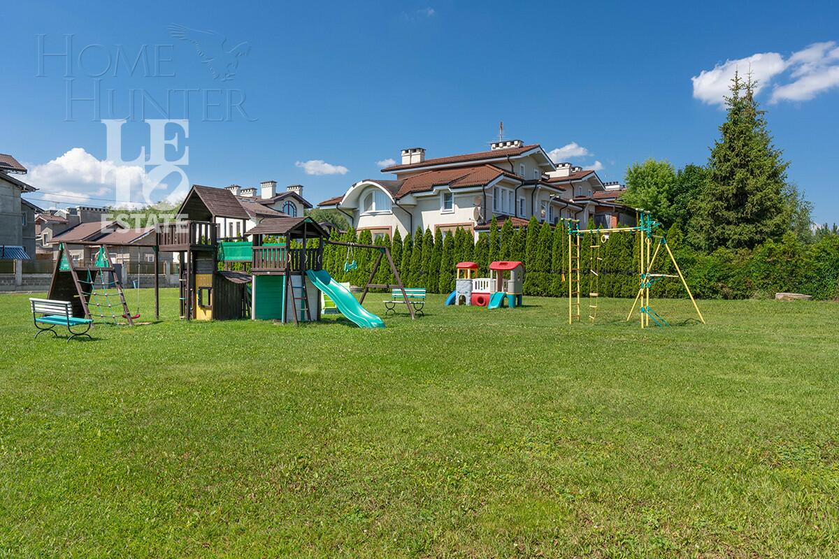 2-этажный таунхаус 330 м² без отделки