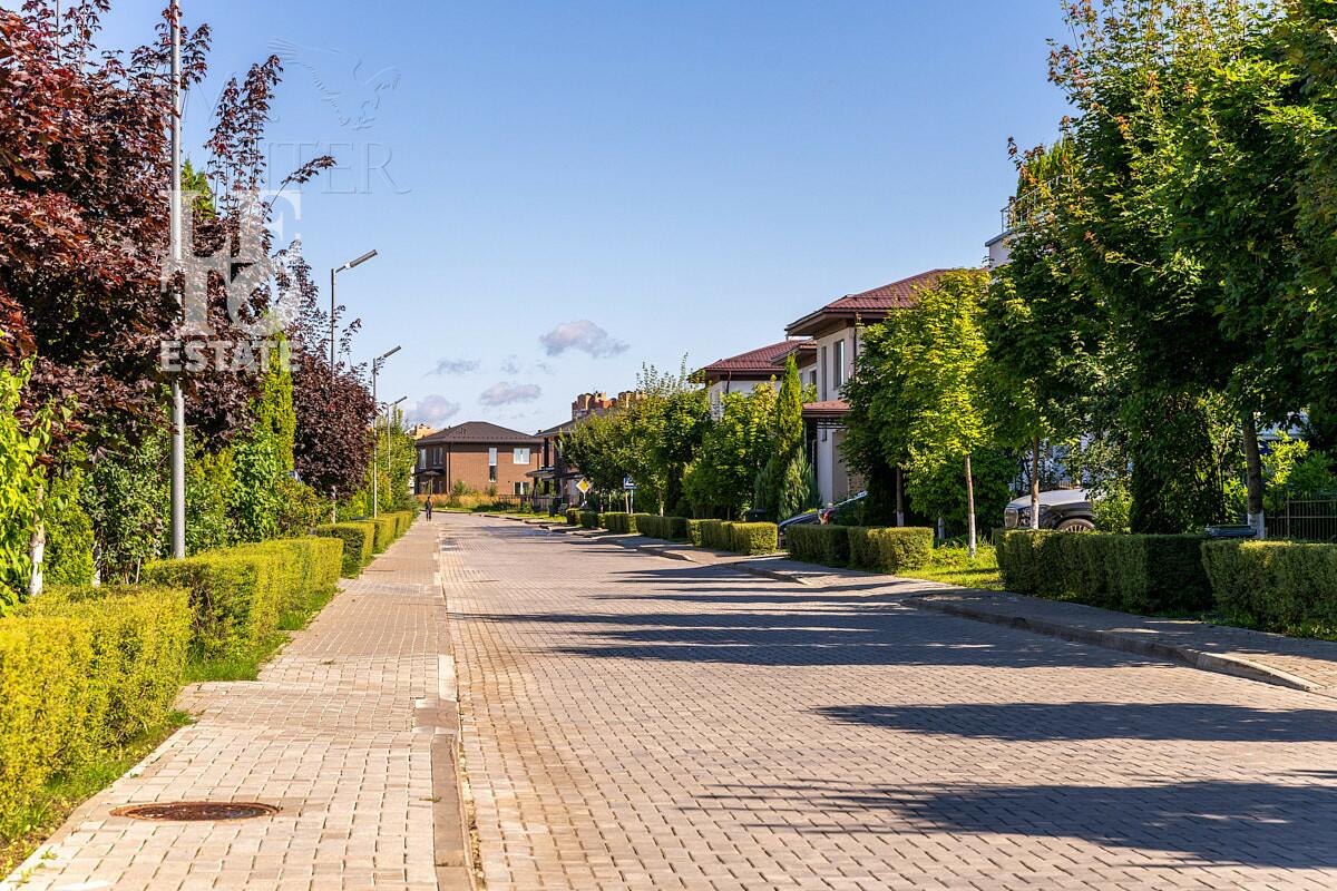 2-этажный коттедж 260 м² с отделкой