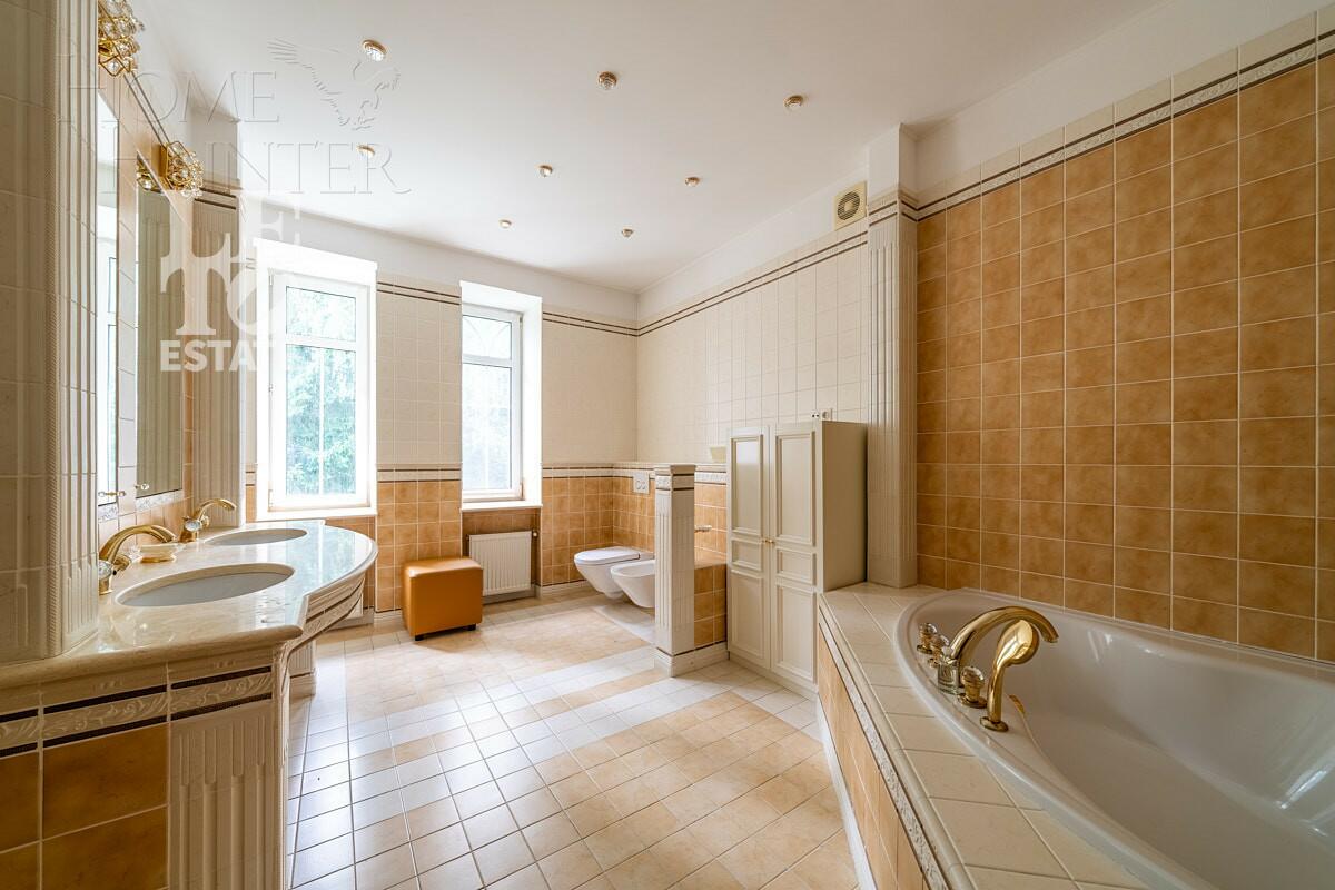 2-этажный коттедж 700 м² с отделкой