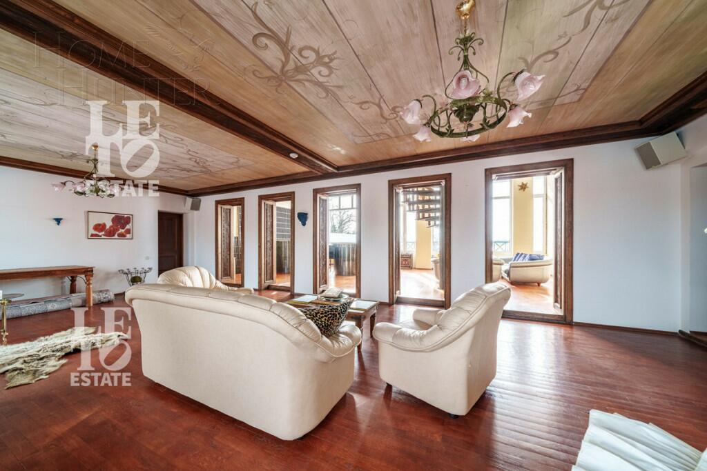 3-этажный коттедж 840 м² с отделкой