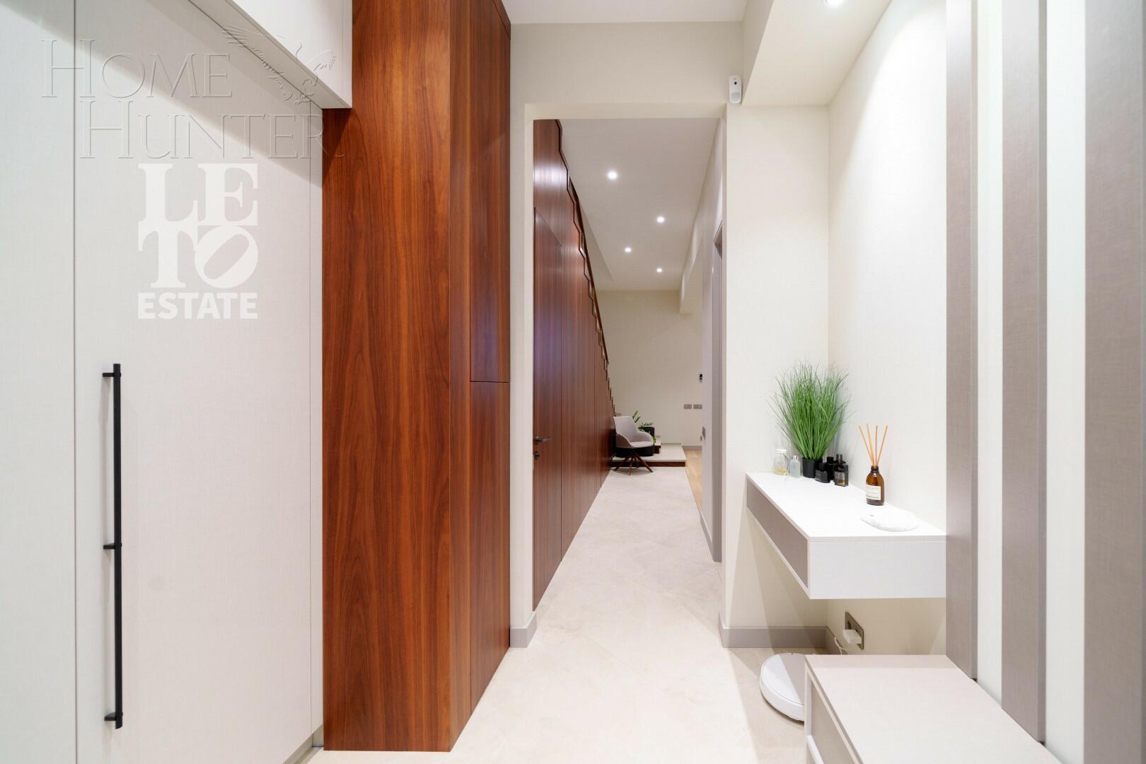 4-этажный таунхаус 278 м² с отделкой