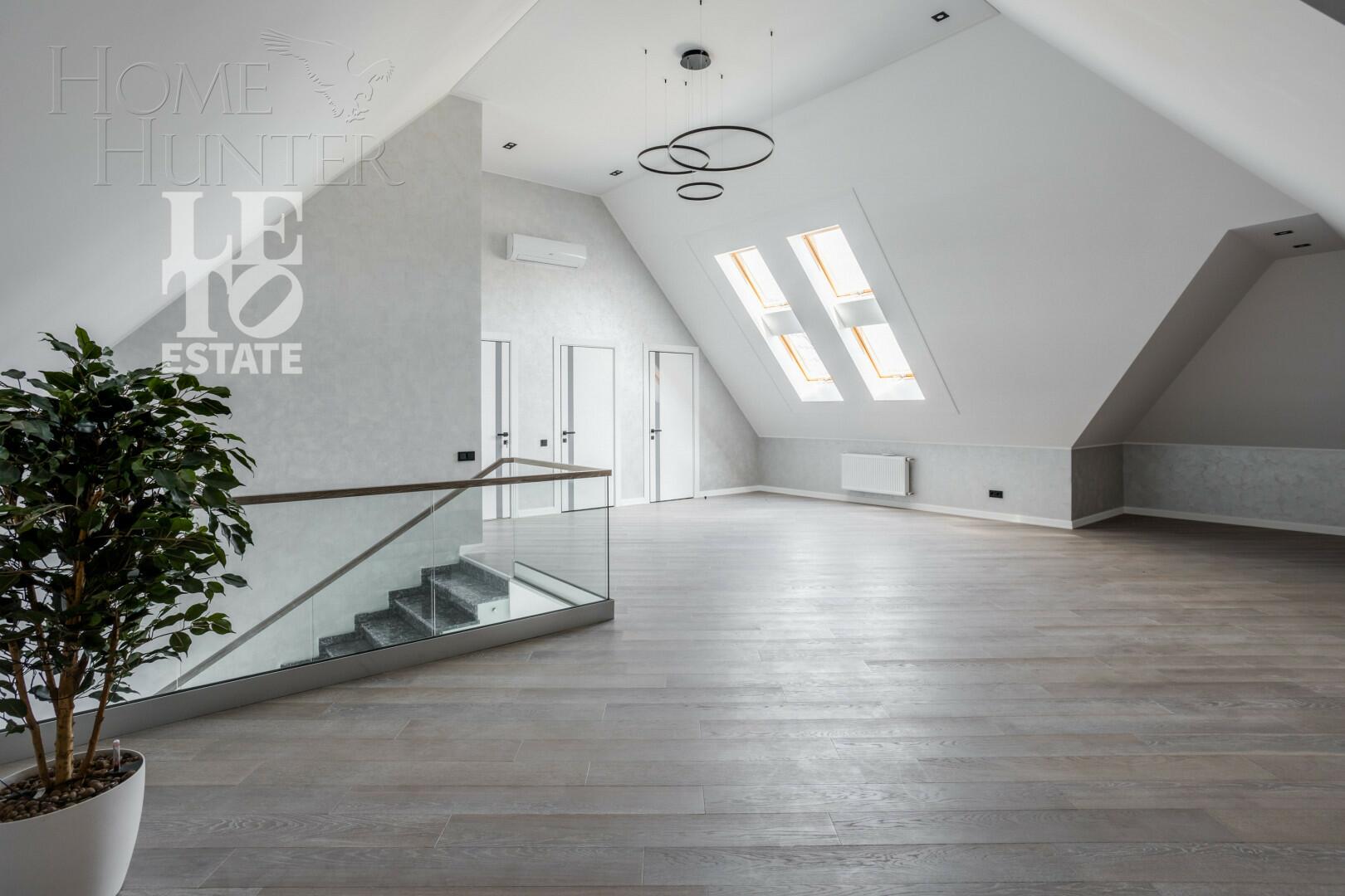 3-этажный коттедж 600 м² с отделкой