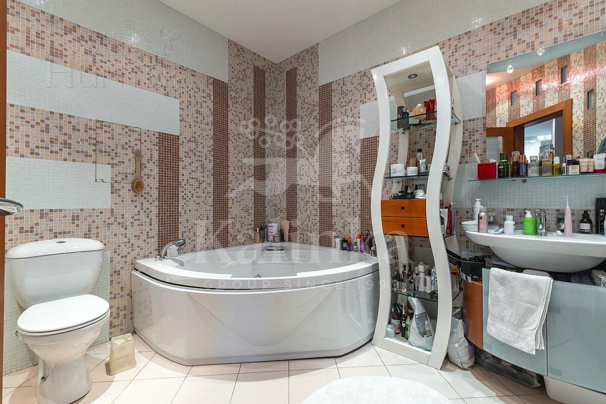 4-КОМН. КВАРТИРА С ОТДЕЛКОЙ 150 М² НА 2 ЭТАЖЕ