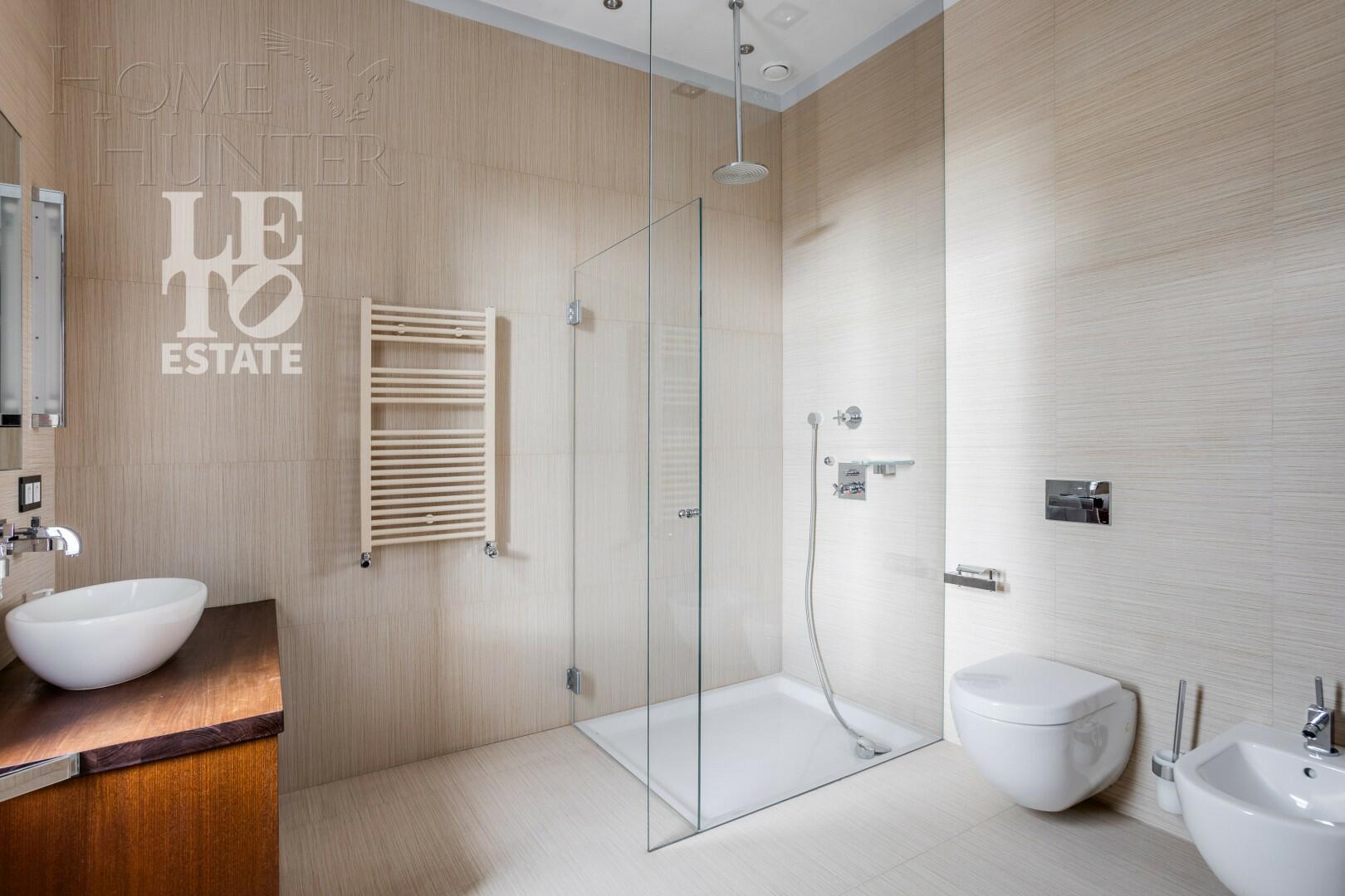 2-этажный коттедж 1 438 м² с отделкой