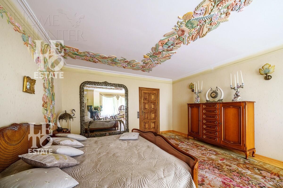 3-этажный коттедж 850 м² с отделкой