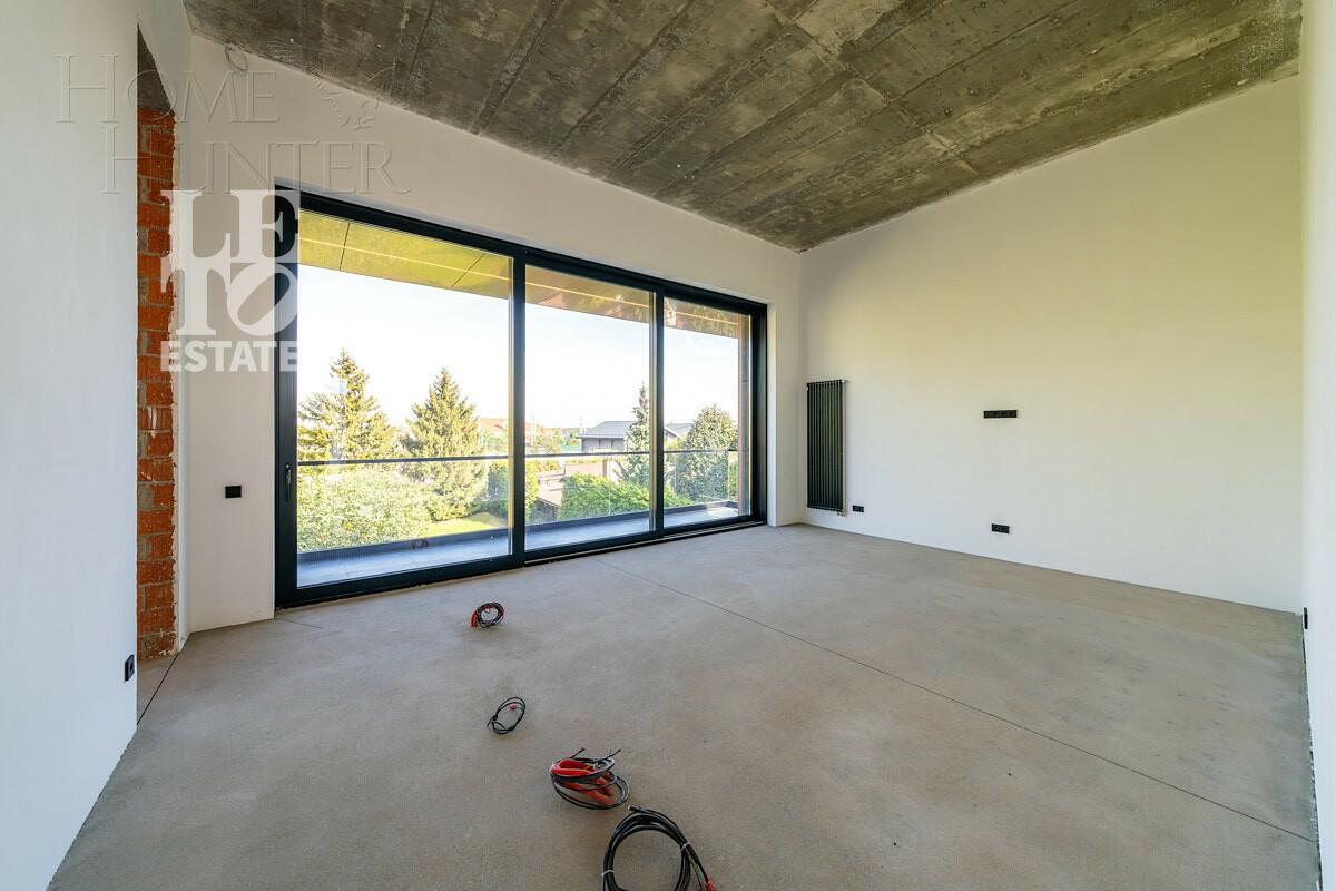 2-этажный коттедж 1 200 м² без отделки