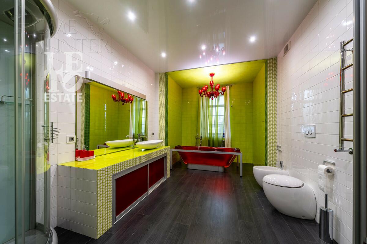 3-этажный коттедж 1 322 м² с отделкой