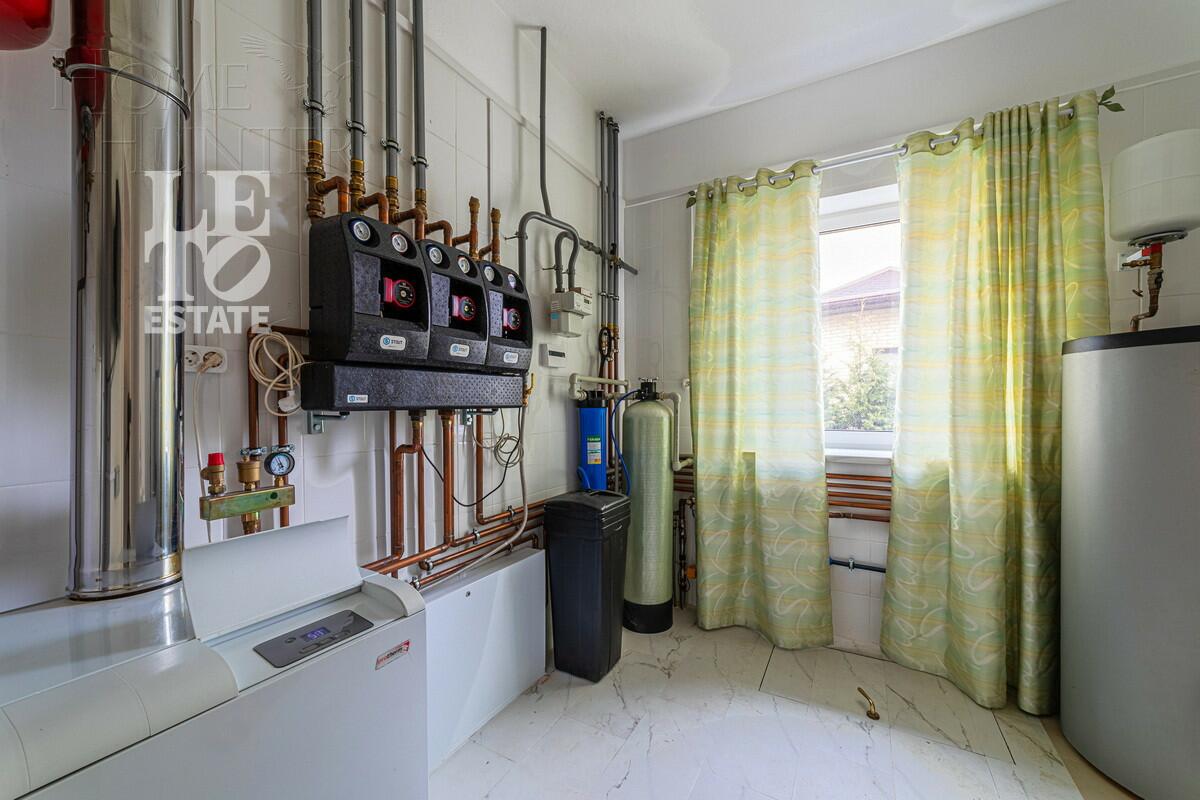 3-этажный коттедж 350 м² с отделкой