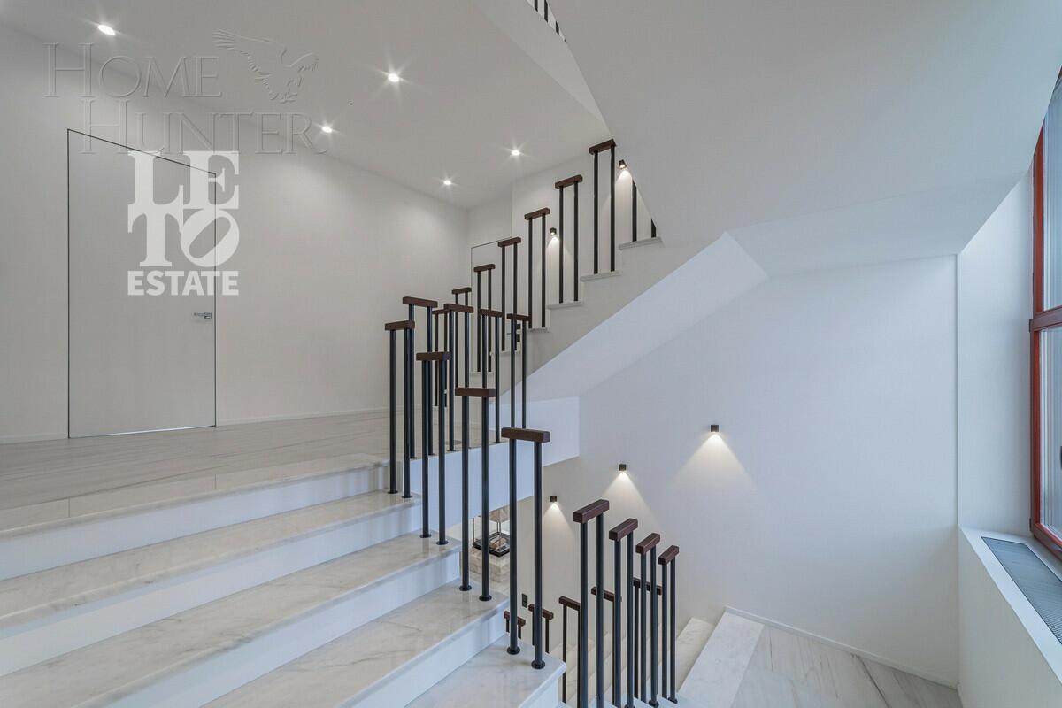 2-этажный коттедж 693 м² с отделкой