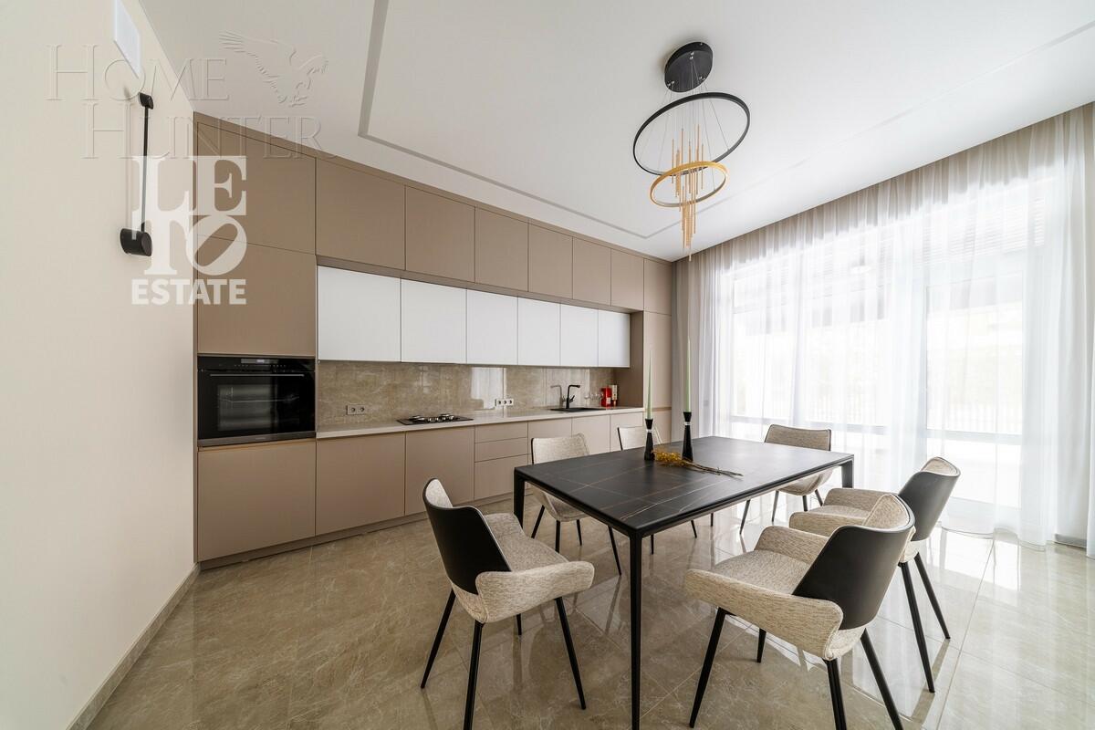 2-этажный коттедж 240 м² с отделкой